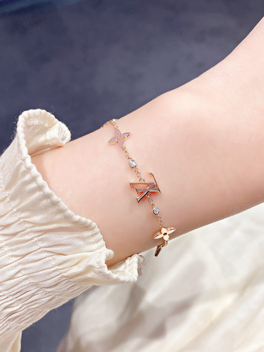 LUXEIFY STAR AND SUN 7 MOTIFS GOLD BRACELET