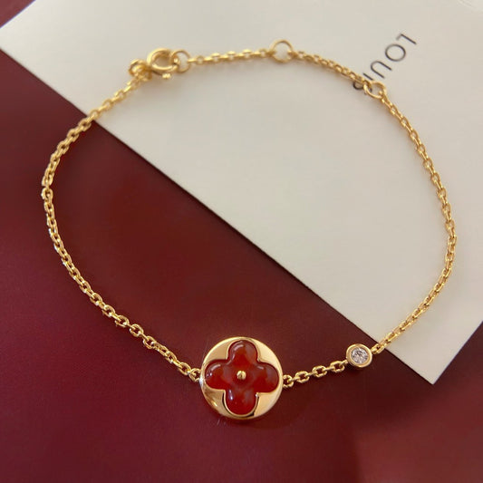 LUXEIFY SUN PEDANT CARNELIAN BRACELET