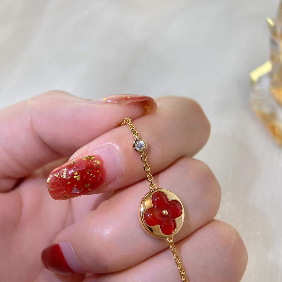LUXEIFY SUN PEDANT CARNELIAN BRACELET