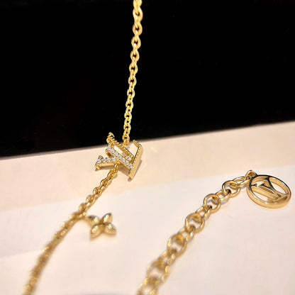 LUXEIFY LOGO STAR MOTIF GOLD BRACELET