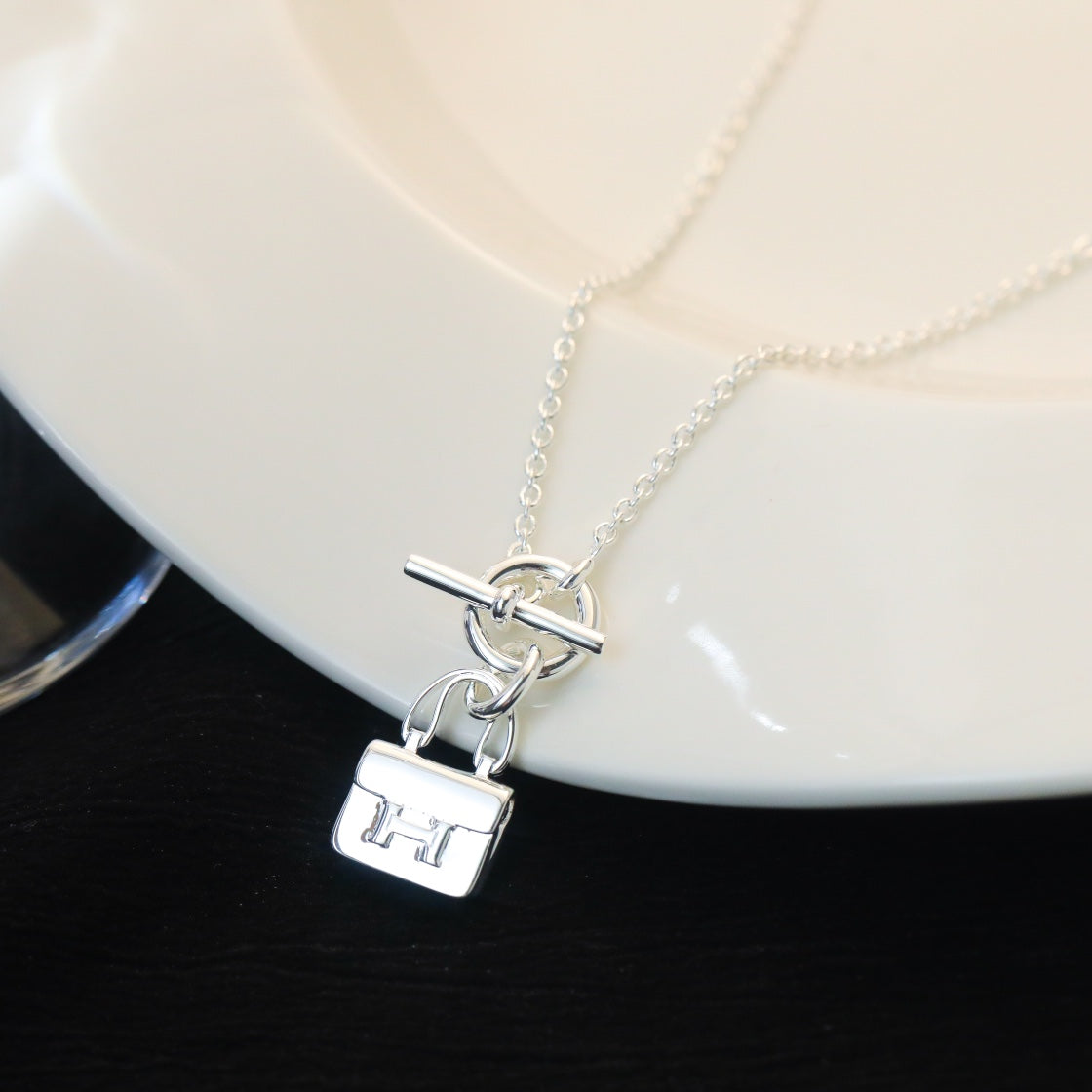 LUXEIFY POP H PEDANT SILVER NECKLACE