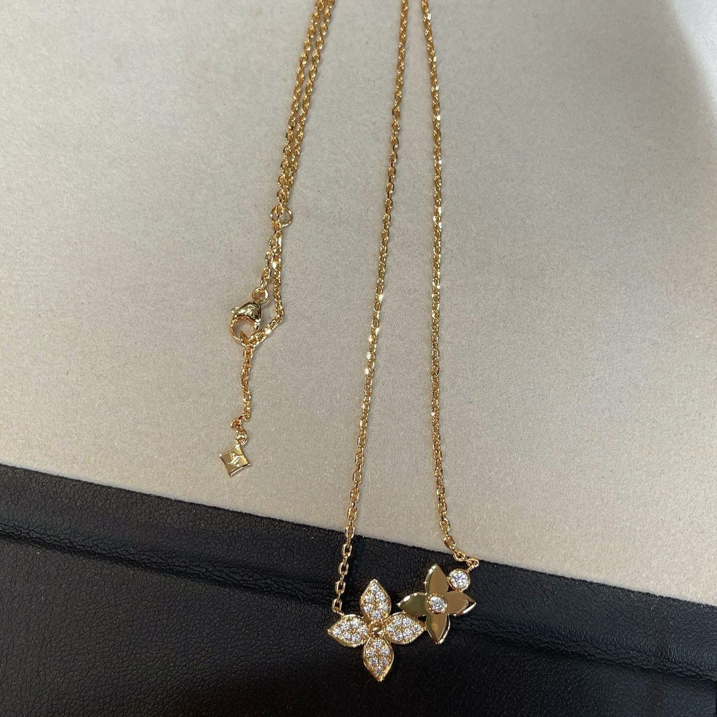 LUXEIFY STAR BLOSSOM NECKLACE PINK GOLD DIAMONDS