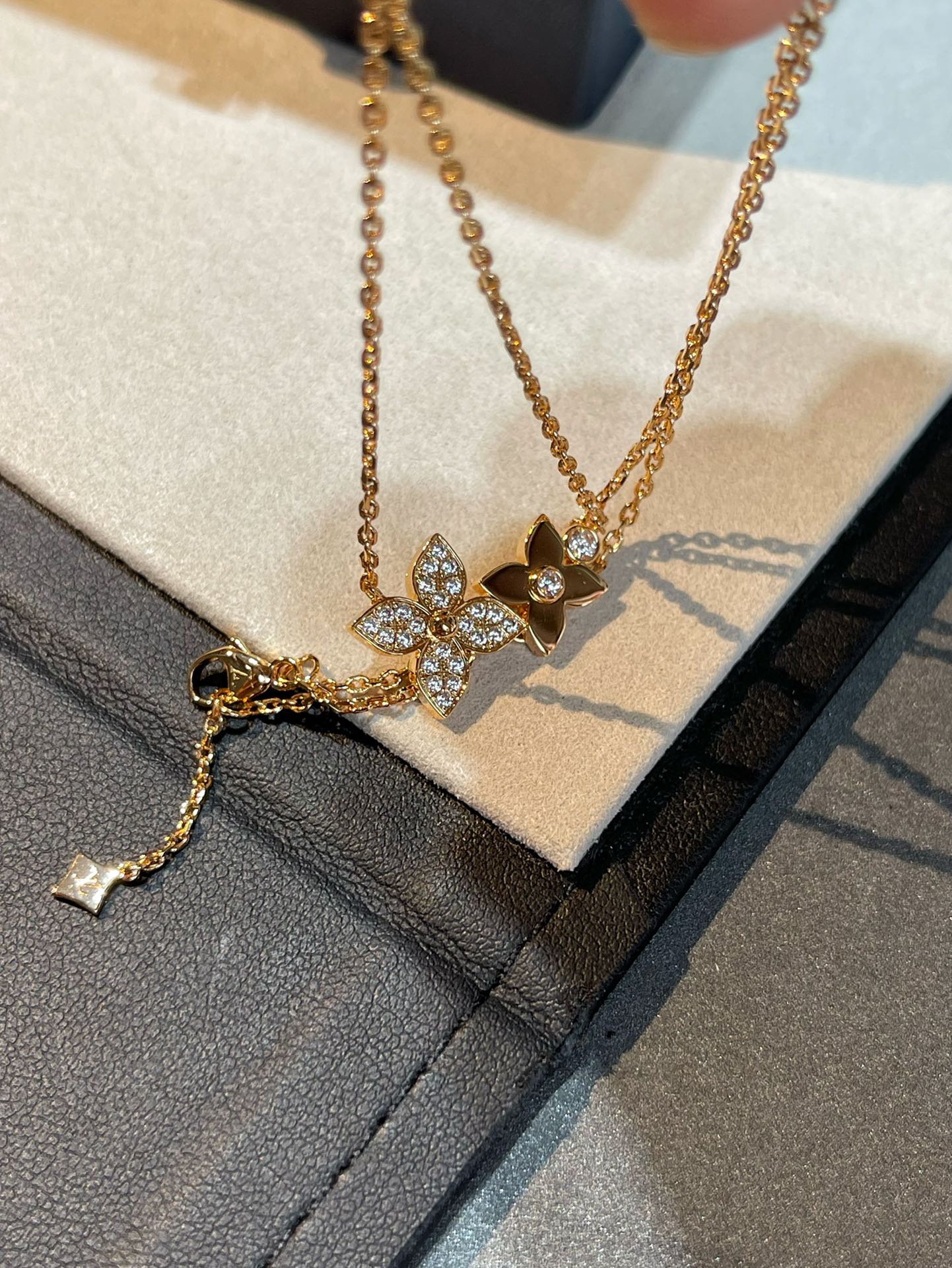 LUXEIFY STAR BLOSSOM NECKLACE PINK GOLD DIAMONDS