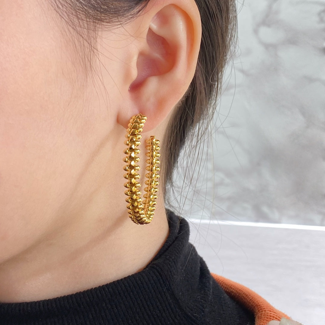 LUXEIFY CLASH HOOP EARRINGS