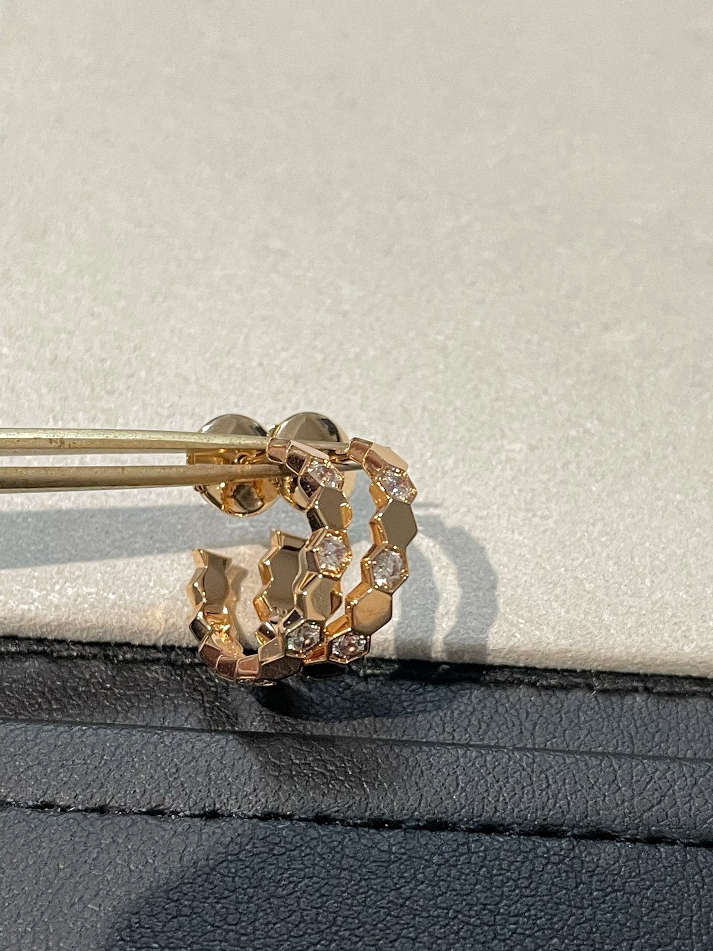 LUXEIFY Hollow Design Four-Leaf Clover Flower Shape Ring