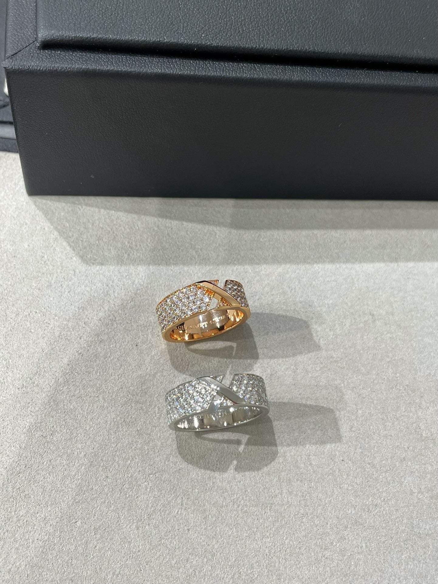 LUXEIFY LIENS EVIDENCE PINK GOLD DIAMOND PAVED RING