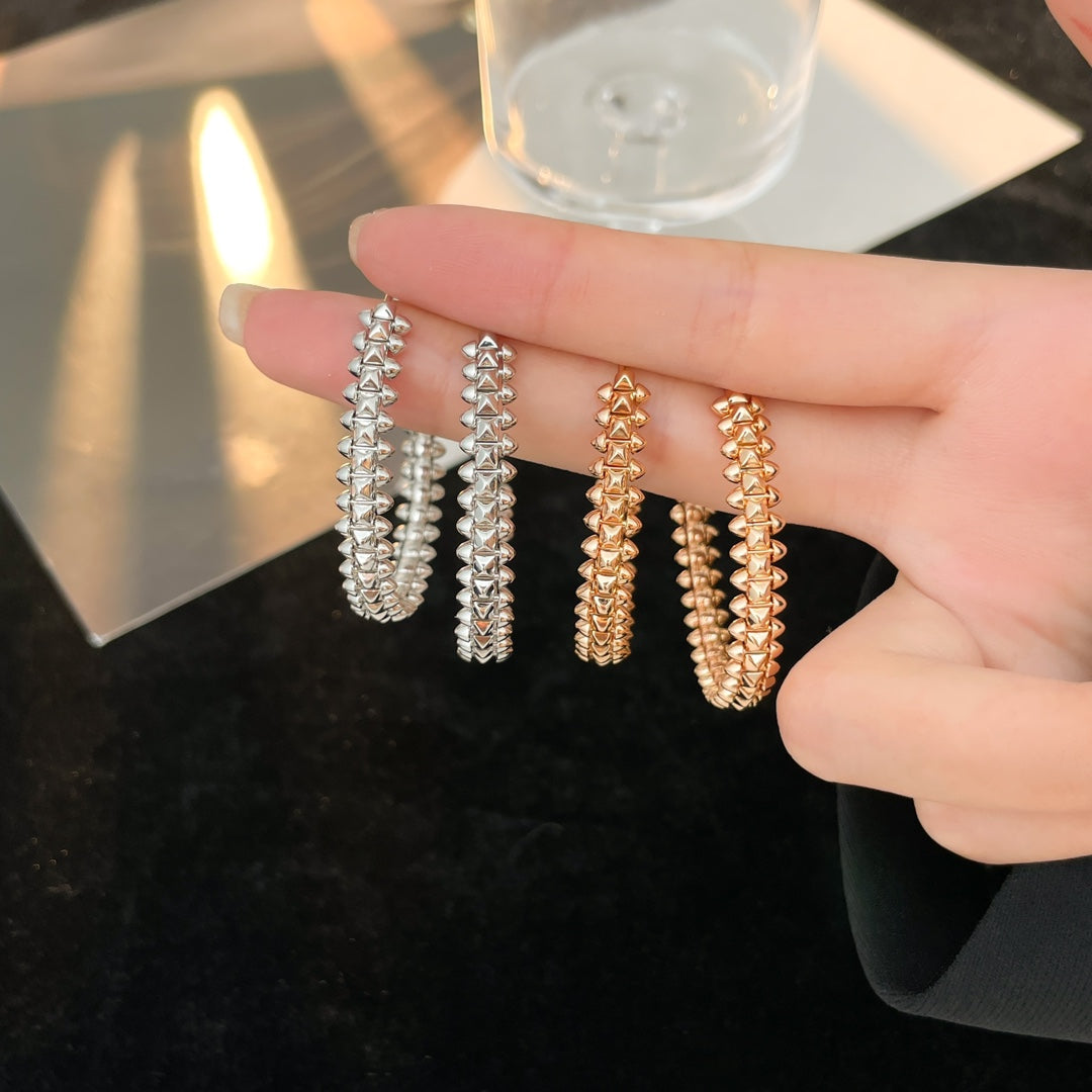 LUXEIFY CLASH HOOP EARRINGS