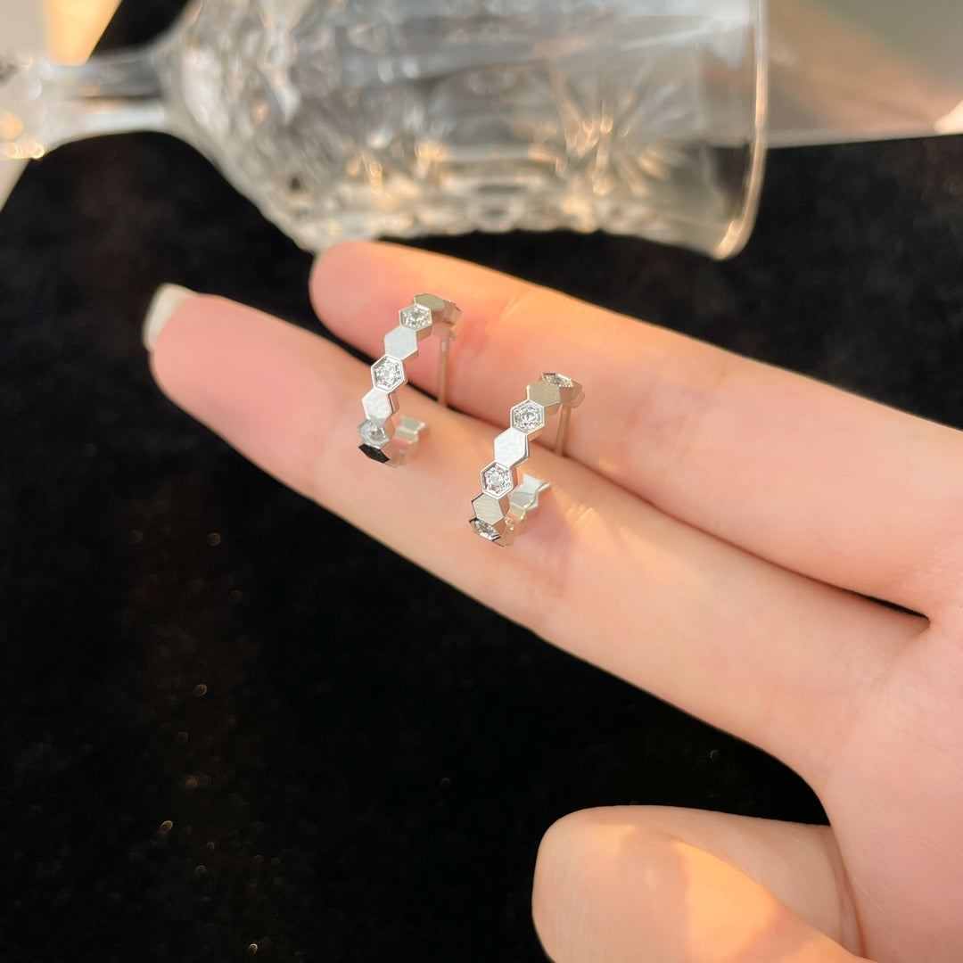 LUXEIFY BEE LOVE DIAMOND HOOP EARRINGS