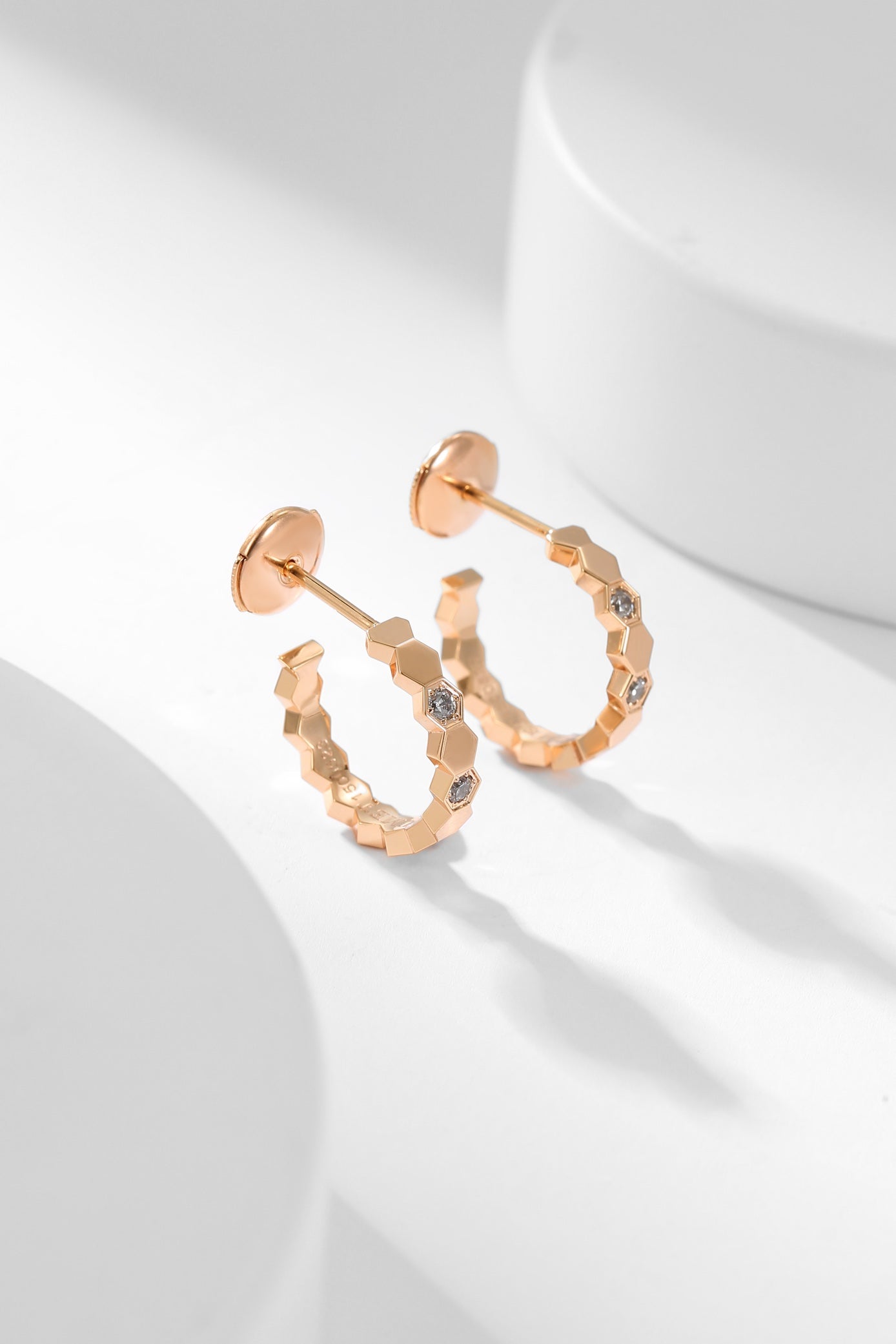 LUXEIFY BEE LOVE DIAMOND HOOP EARRINGS