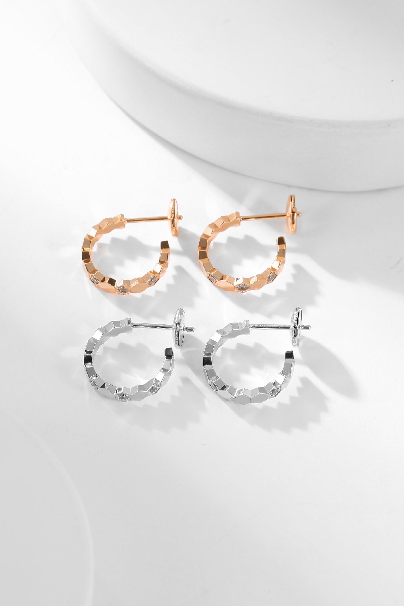 LUXEIFY BEE LOVE DIAMOND HOOP EARRINGS