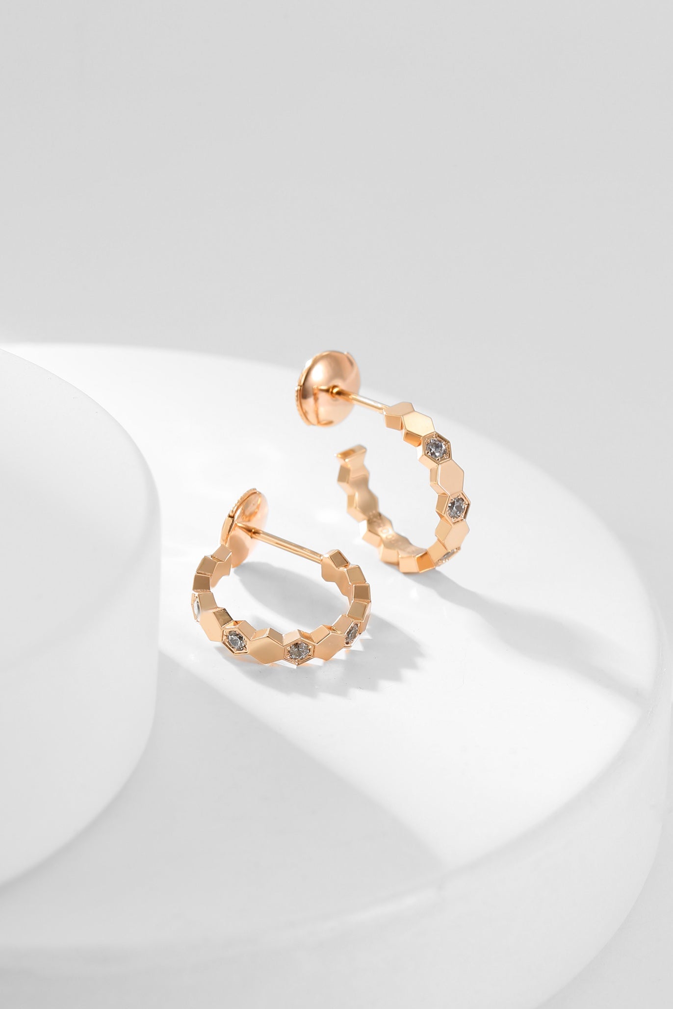 LUXEIFY BEE LOVE DIAMOND HOOP EARRINGS