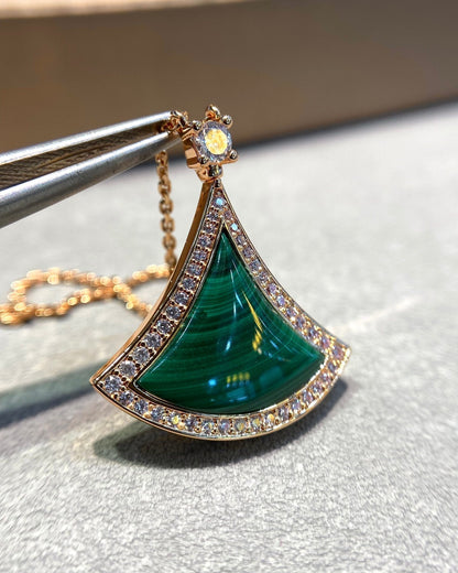 LUXEIFY DREAM MALACHITE DIAMOND PAVED PINK GOLD NECKLACE