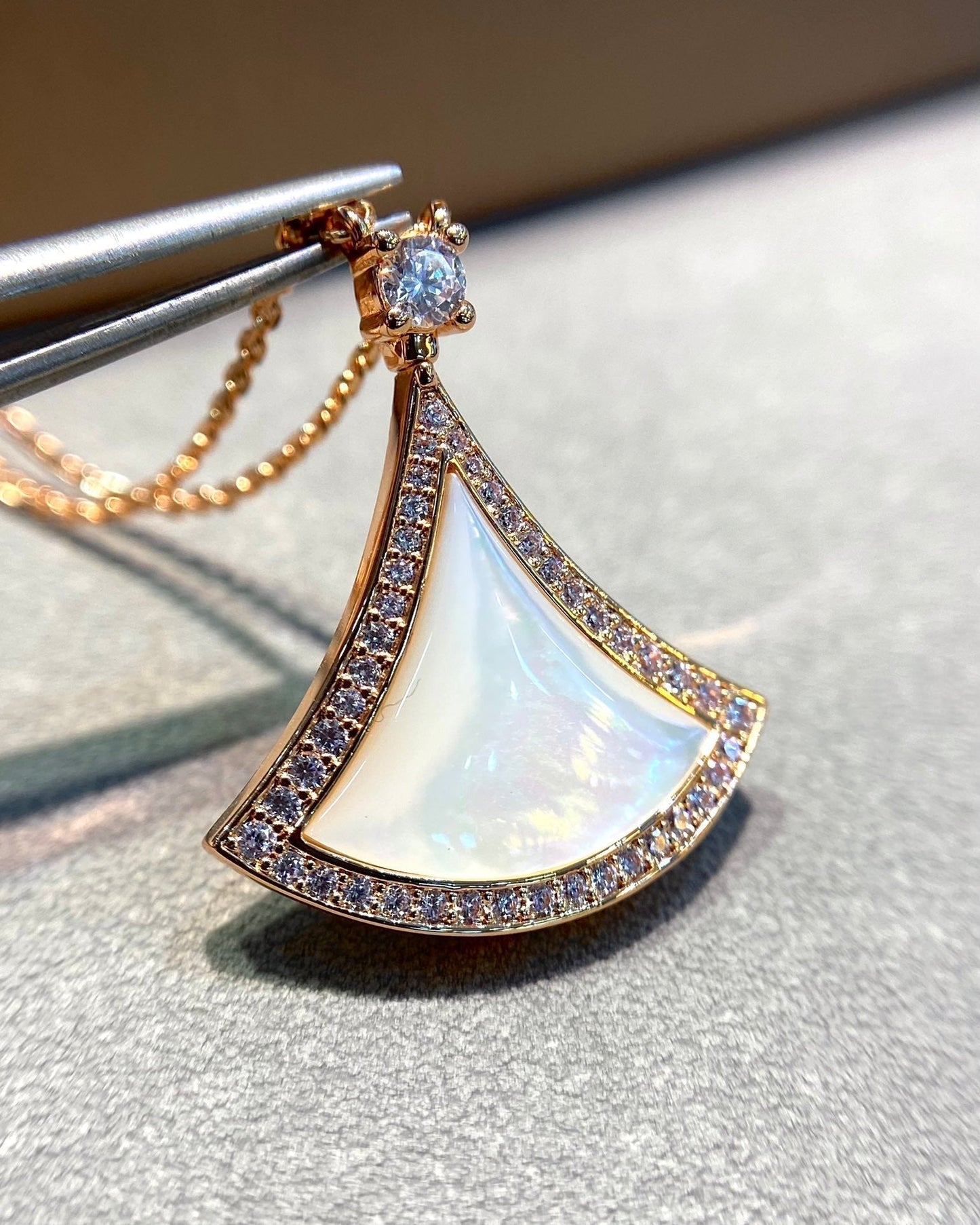 LUXEIFY DREAM MOP DIAMOND PAVED PINK GOLD NECKLACE