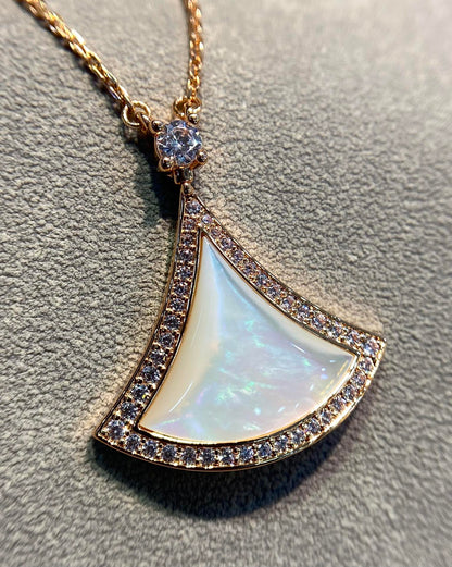 LUXEIFY DREAM MOP DIAMOND PAVED PINK GOLD NECKLACE