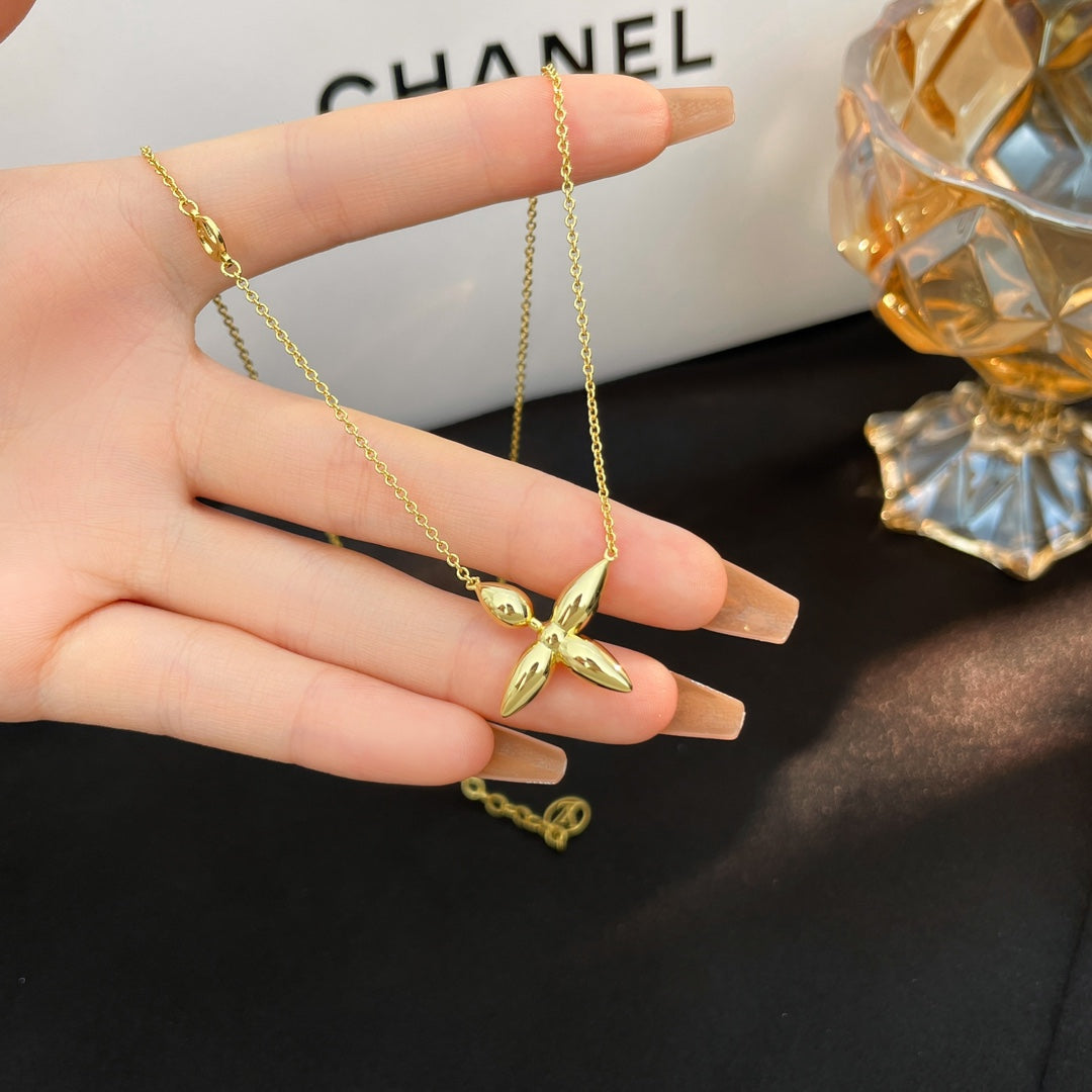 LUXEIFY LOUISETTE GOLD NECKLACE