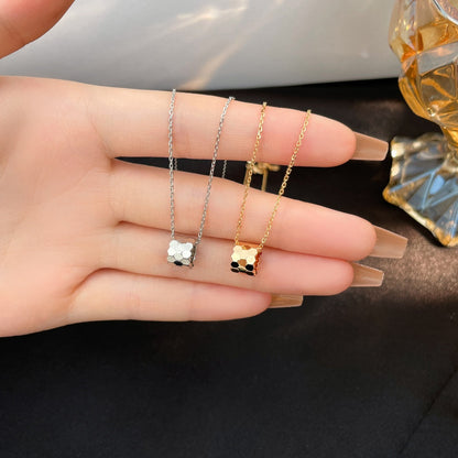LUXEIFY BEE MINI NECKLACE