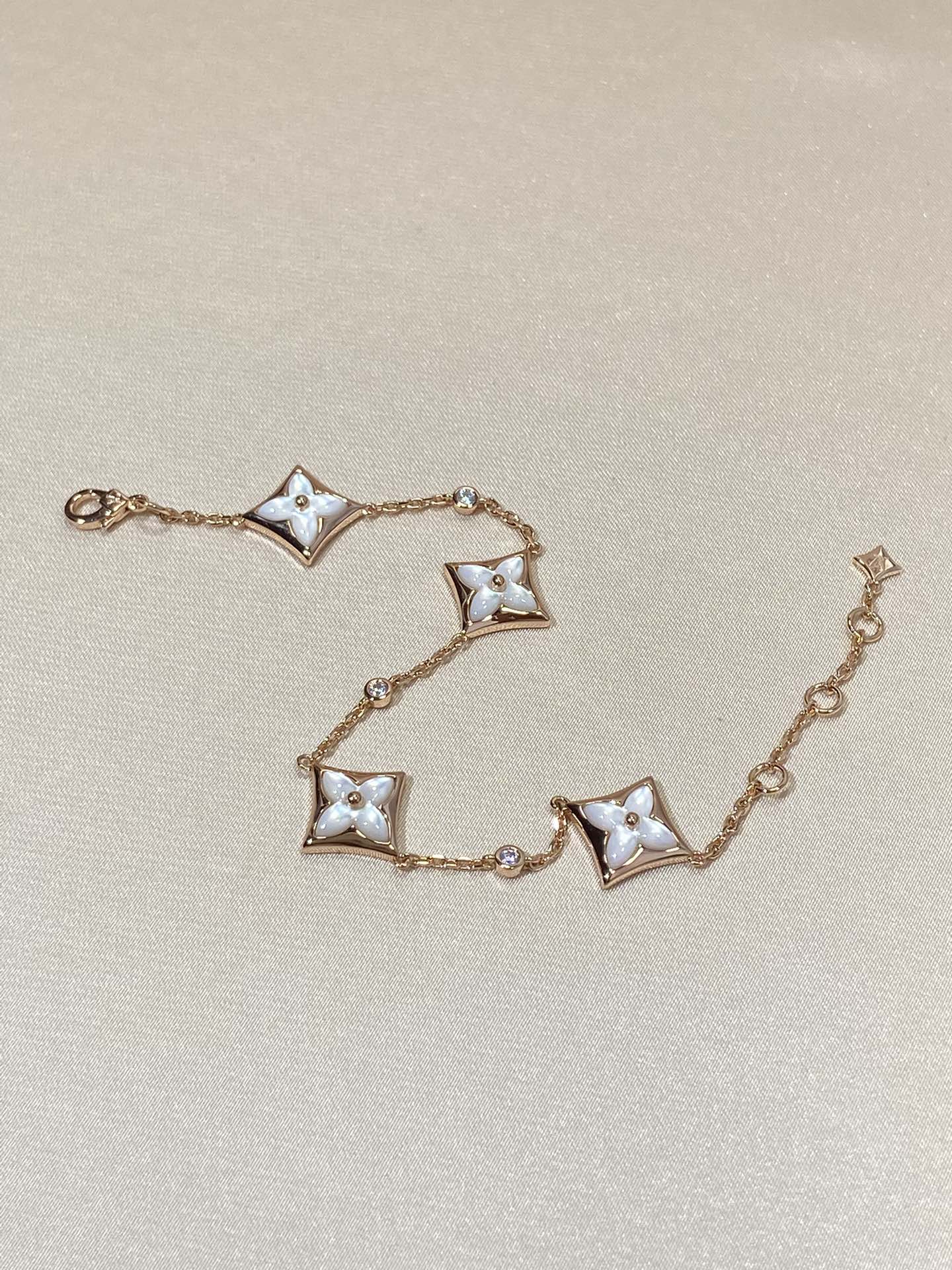 LUXEIFY STAR 4 MOTIF MOP DIAMOND PINK GOLD BRACELET