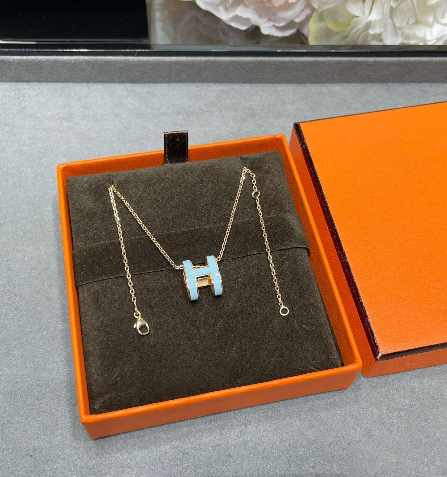 LUXEIFY POP H SKY BLUE NECKLACE