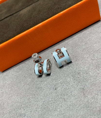 LUXEIFY POP H SKY BLUE STUD EARRINGS
