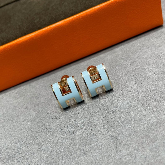 LUXEIFY POP H SKY BLUE STUD EARRINGS