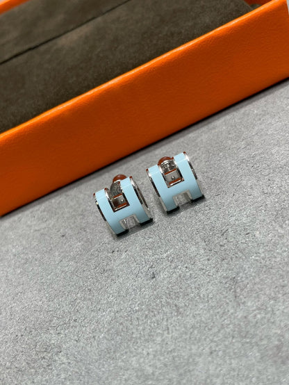 LUXEIFY POP H SKY BLUE STUD EARRINGS