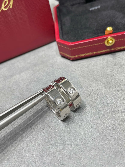 LUXEIFY LOVE 5.5MM 1 DIAMOND EARRINGS