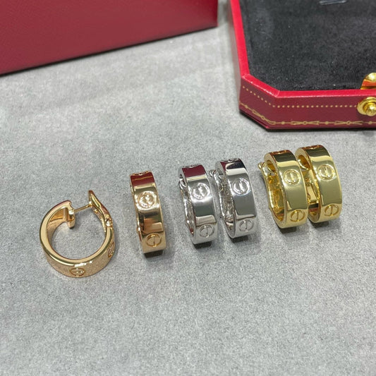 LUXEIFY LOVE 5.5MM EARRINGS