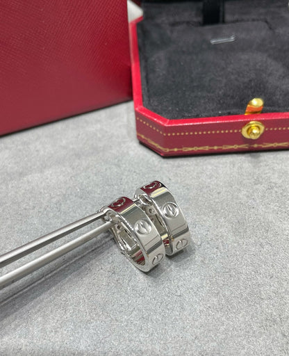 LUXEIFY LOVE 5.5MM EARRINGS