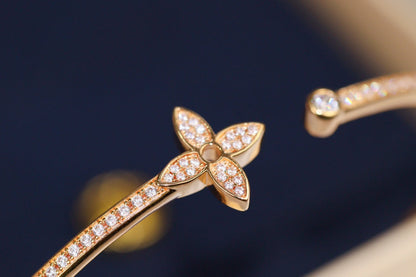 LUXEIFY IDYLLE PINK GOLD OPEN BRACELET DIAMOND PAVED