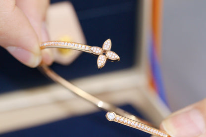 LUXEIFY IDYLLE PINK GOLD OPEN BRACELET DIAMOND PAVED