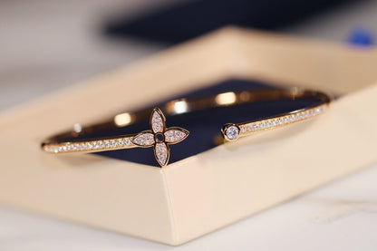 LUXEIFY IDYLLE GOLD OPEN BRACELET DIAMOND PAVED
