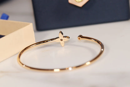 LUXEIFY IDYLLE GOLD OPEN BRACELET DIAMOND PAVED
