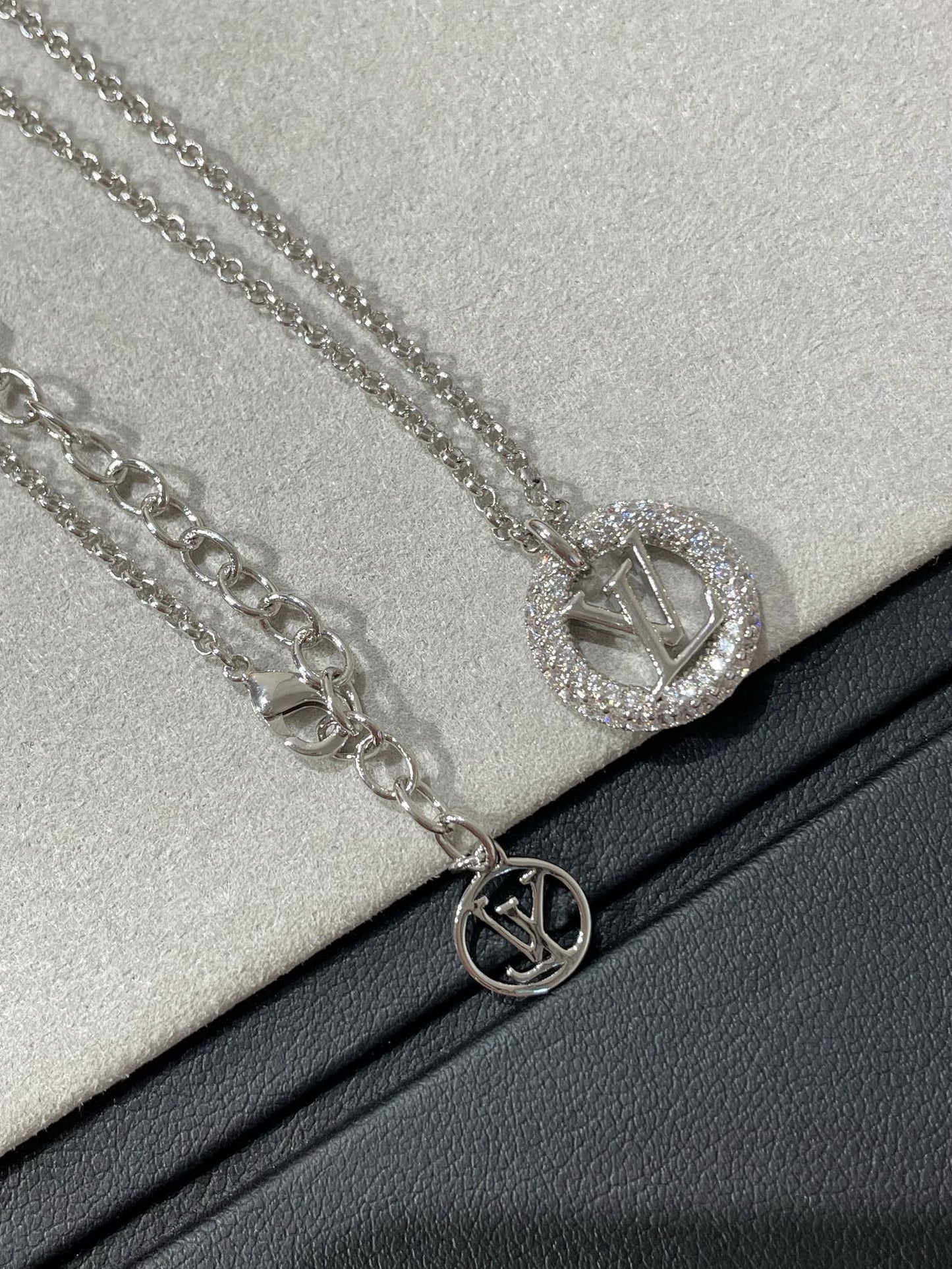 LUXEIFY BY NIGHT DIAMOND PAVED NECKLACE