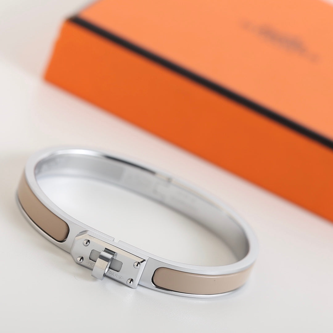 LUXEIFY HM KELLY GREY BRACELET
