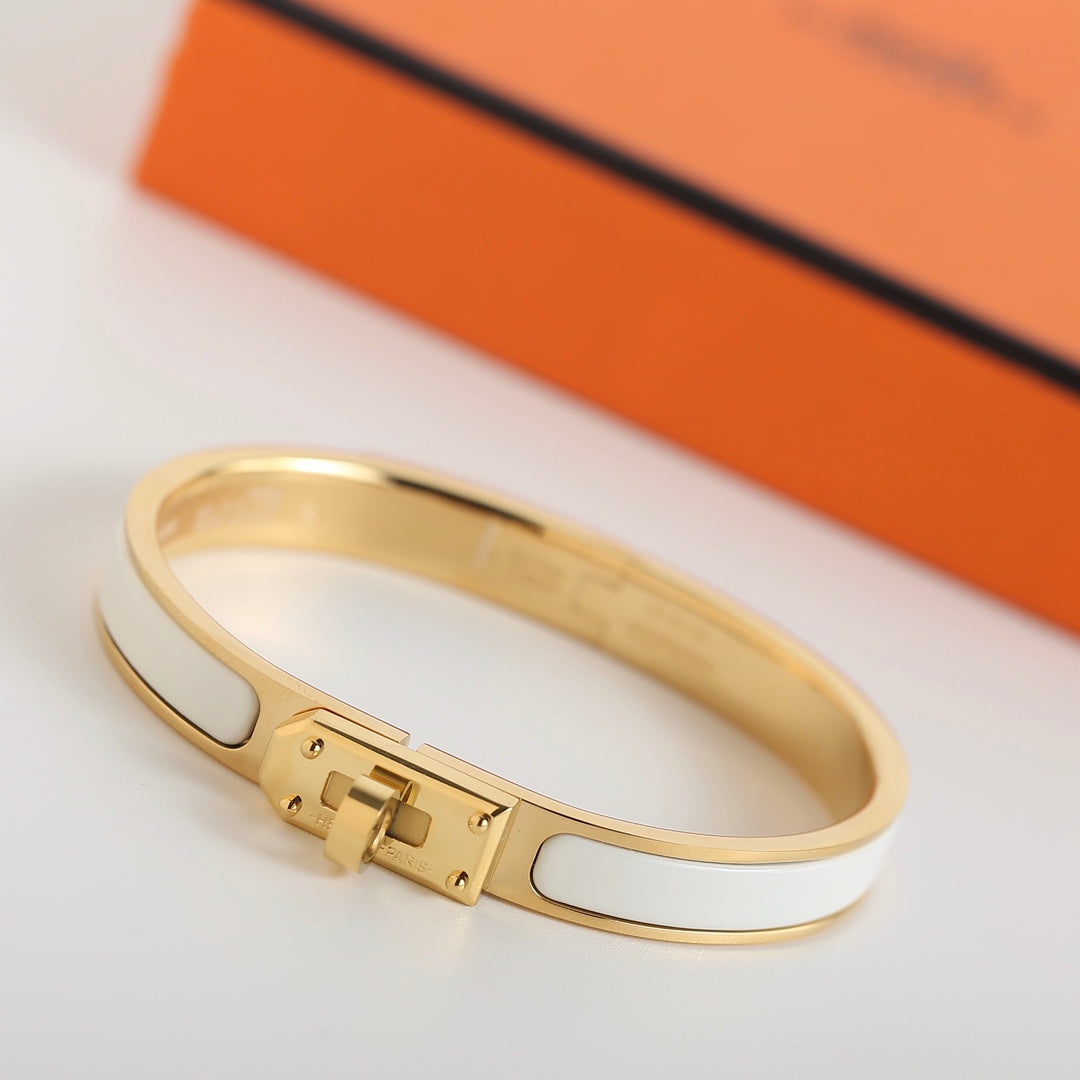 LUXEIFY HM KELLY WHITE BRACELET