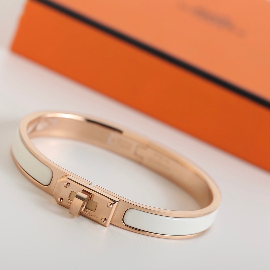 LUXEIFY HM KELLY WHITE BRACELET