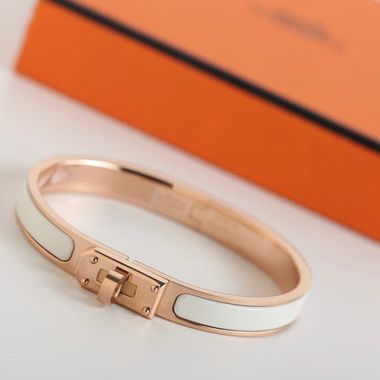 LUXEIFY HM KELLY WHITE BRACELET
