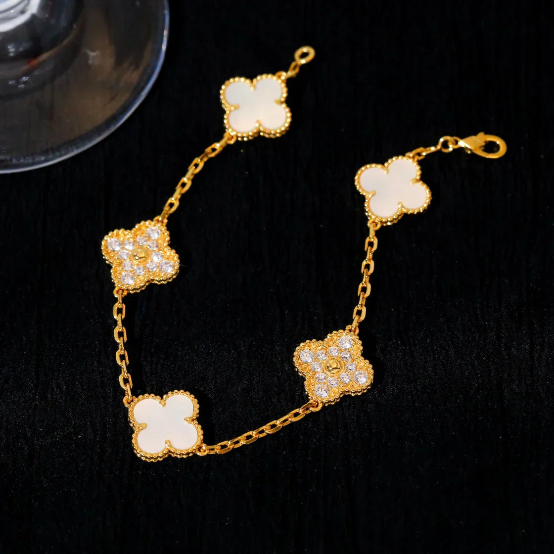 CLOVER WHITE PEARL MOP 5 MOTIF BRACELET COLLECTION