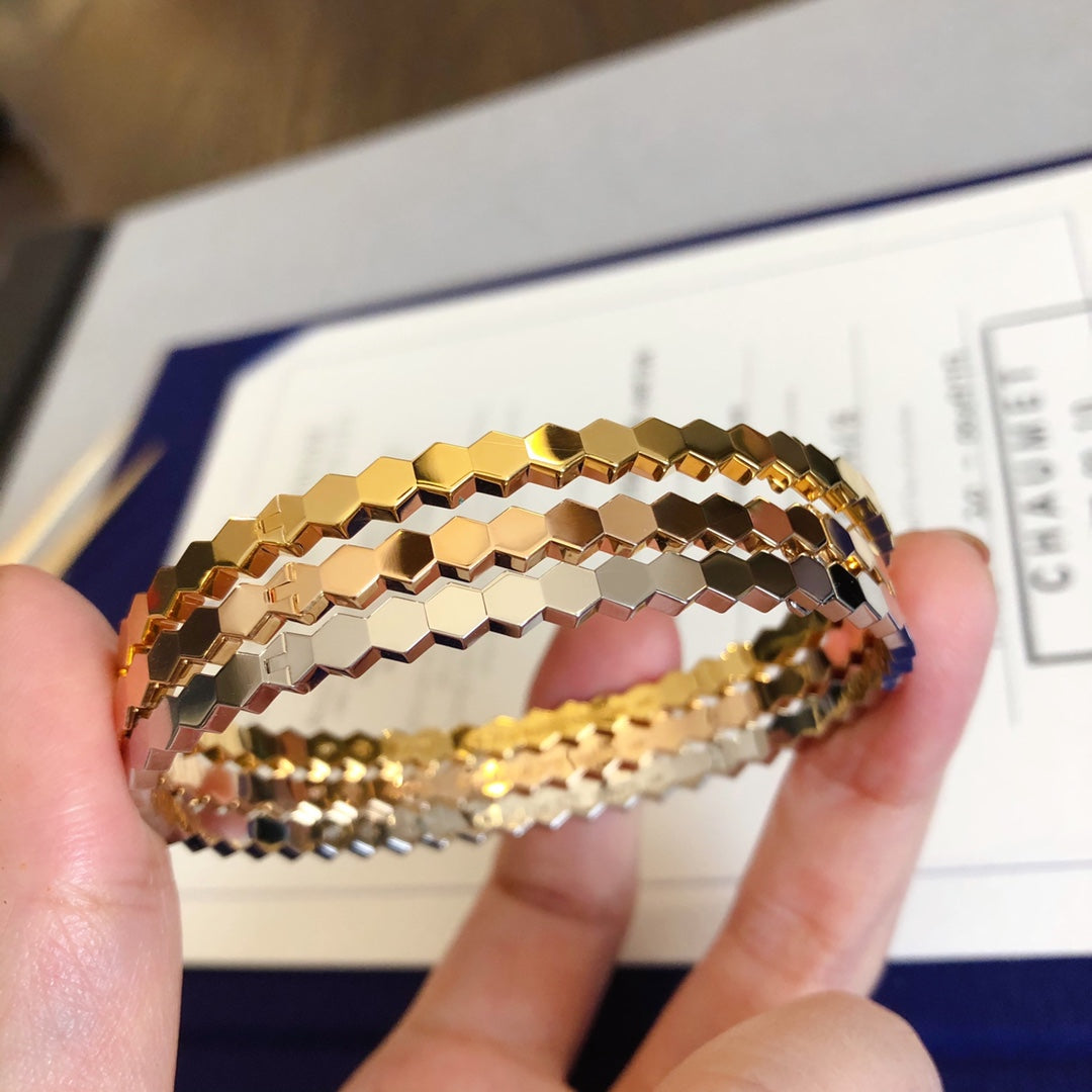 LUXEIFY BEE LOVE BRACELET