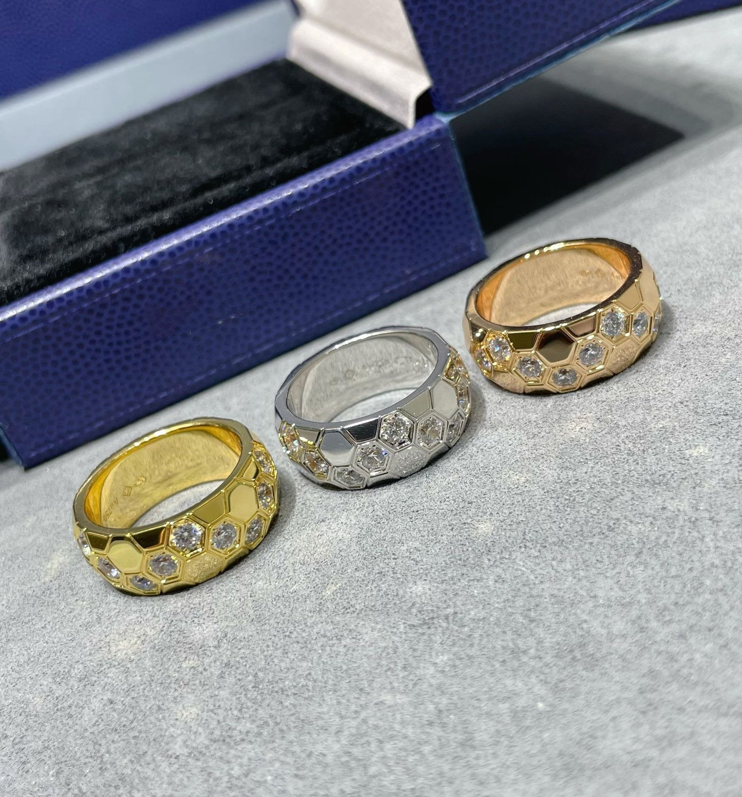LUXEIFY BEE LOVE DIAMOND LARGE RING