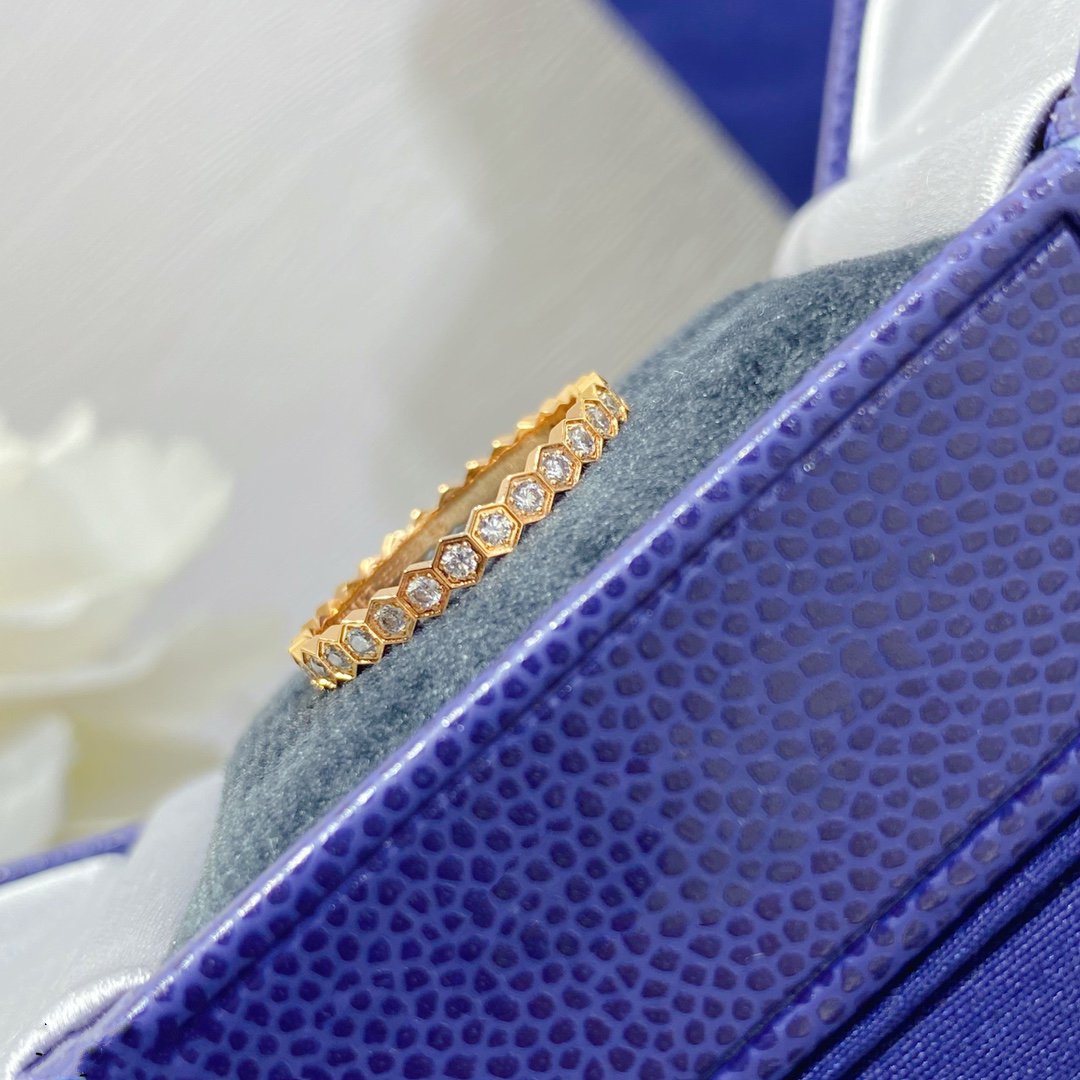 LUXEIFY BEE LOVE DIAMOND PAVED SMALL RING