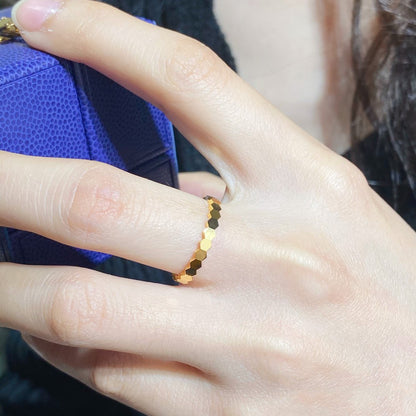 LUXEIFY BEE LOVE SMALL RING