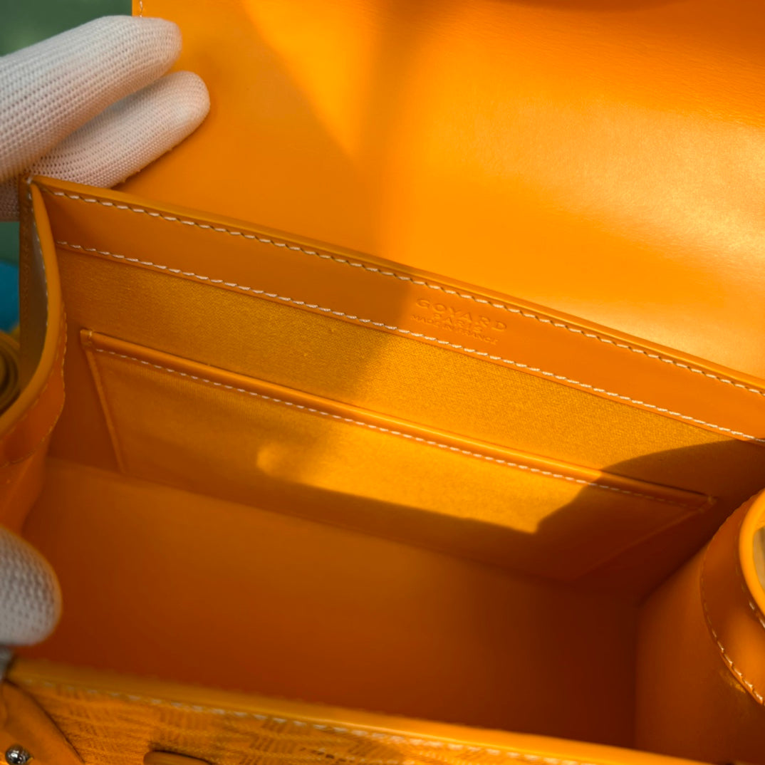 SA?GON PM BAG 28 IN YELLOW GOYARDINE CANVAS AND CALFSKIN