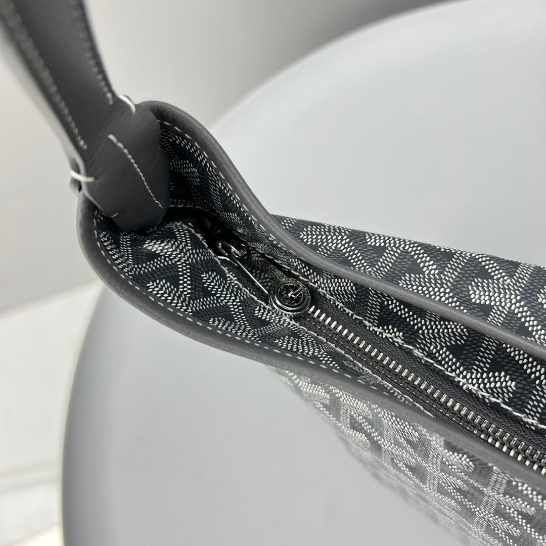 HOBO BOH¨¨ME 34 IN GREY GOYARDINE CANVAS AND CALFSKIN