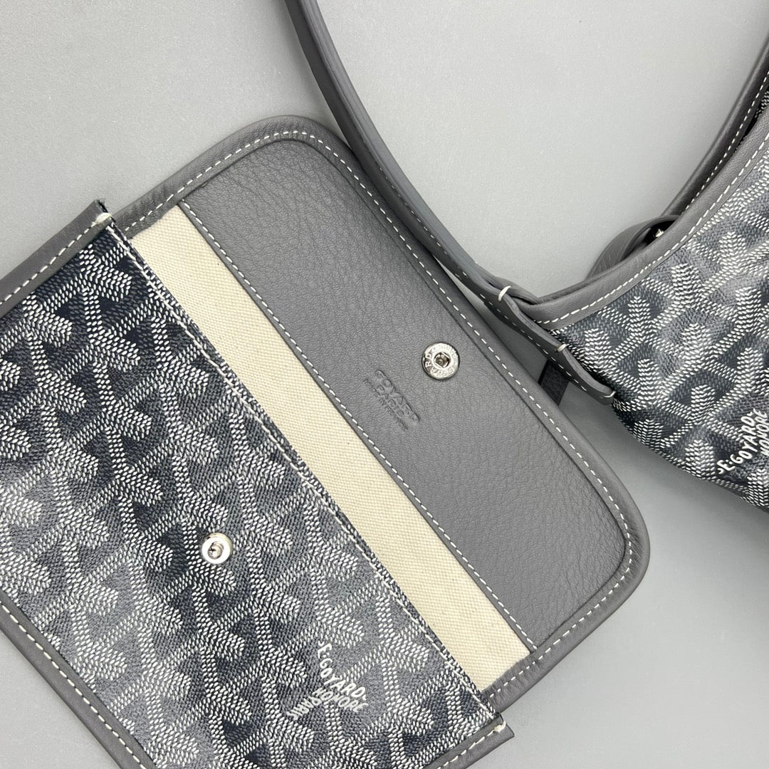HOBO BOH¨¨ME 34 IN GREY GOYARDINE CANVAS AND CALFSKIN