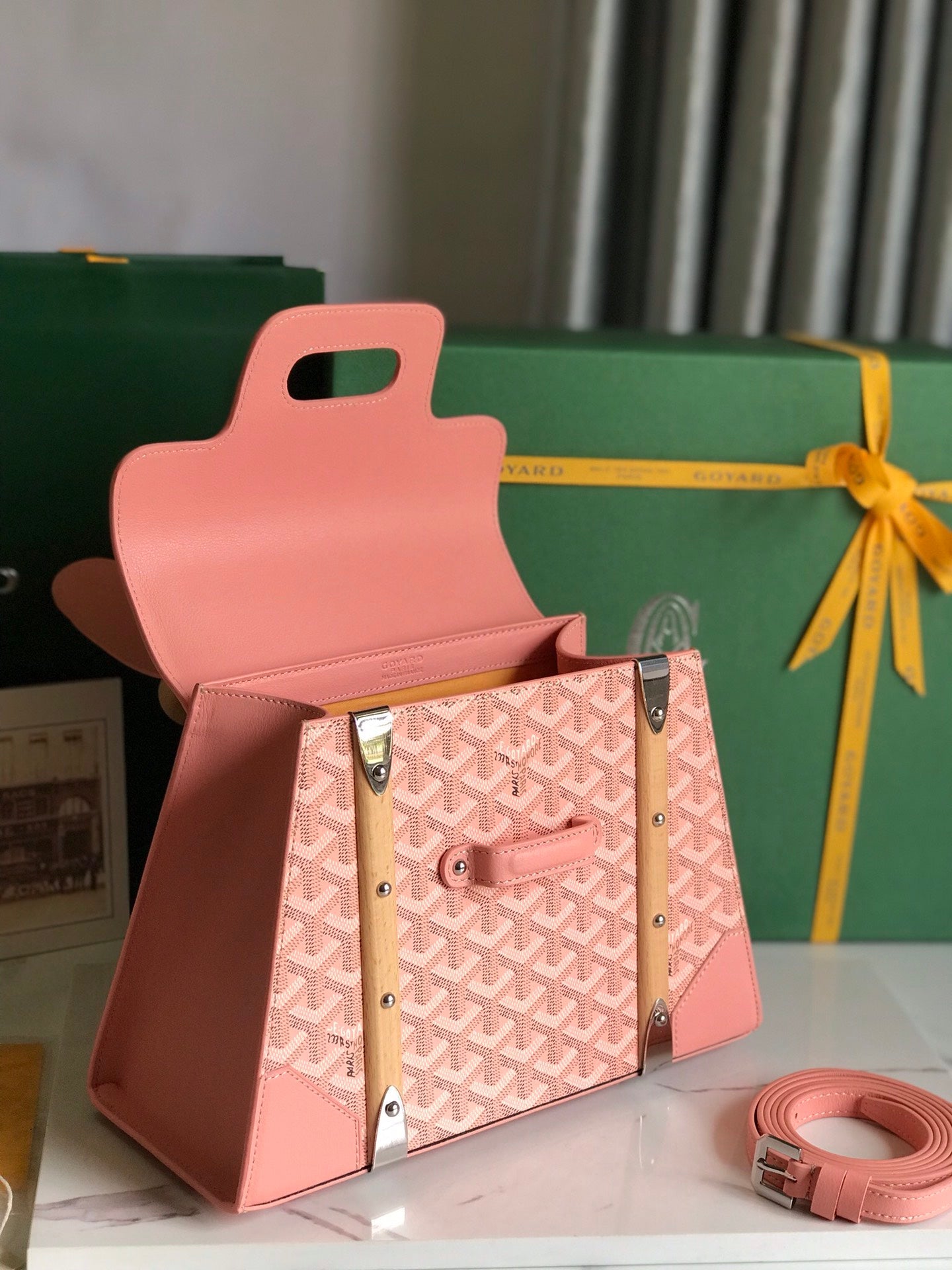 SA?GON PM BAG 28 IN BABY PINK GOYARDINE CANVAS AND CALFSKIN