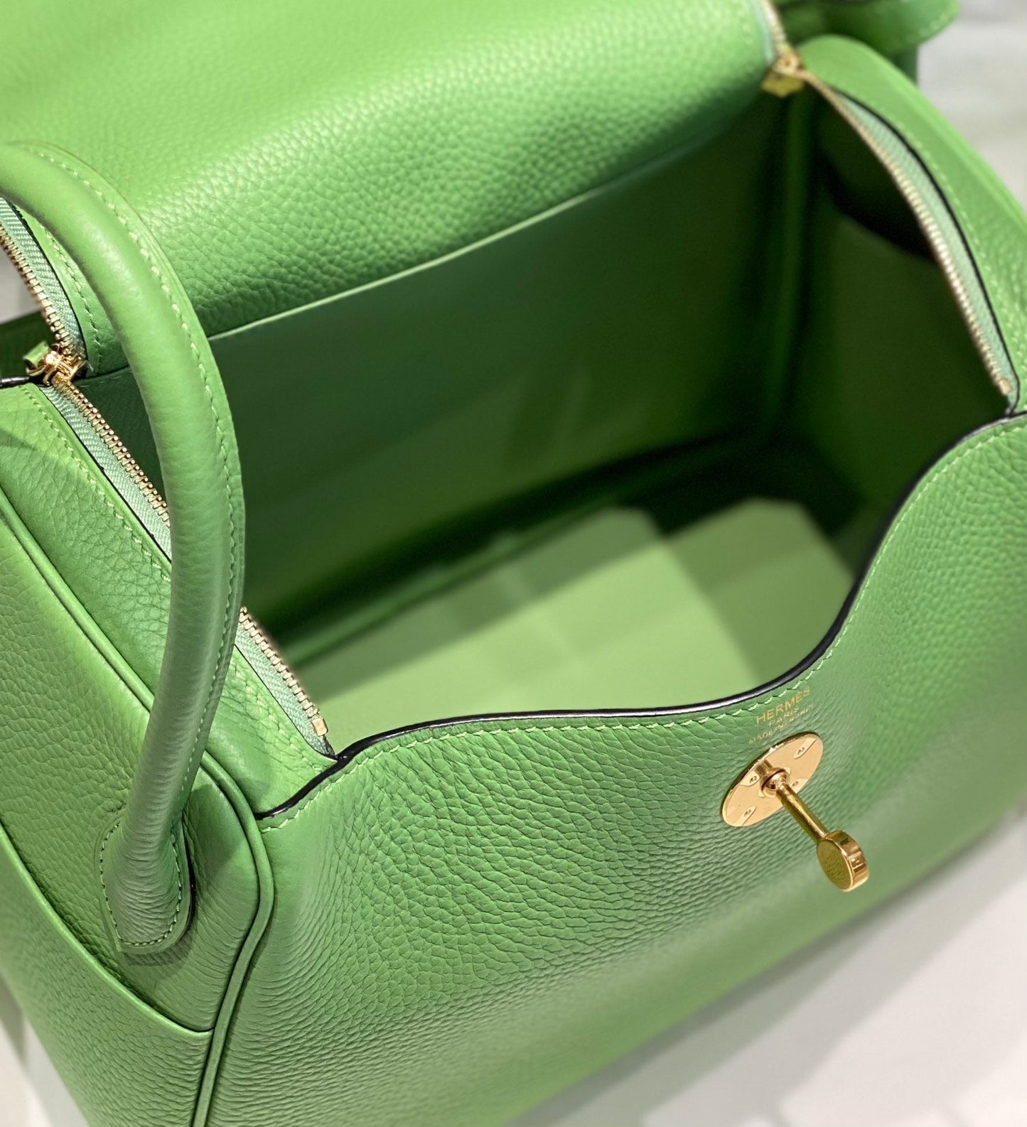 HM LINDY 30 BAG KELLY GREEN TAURILLON CLEMENCE LEATHER
