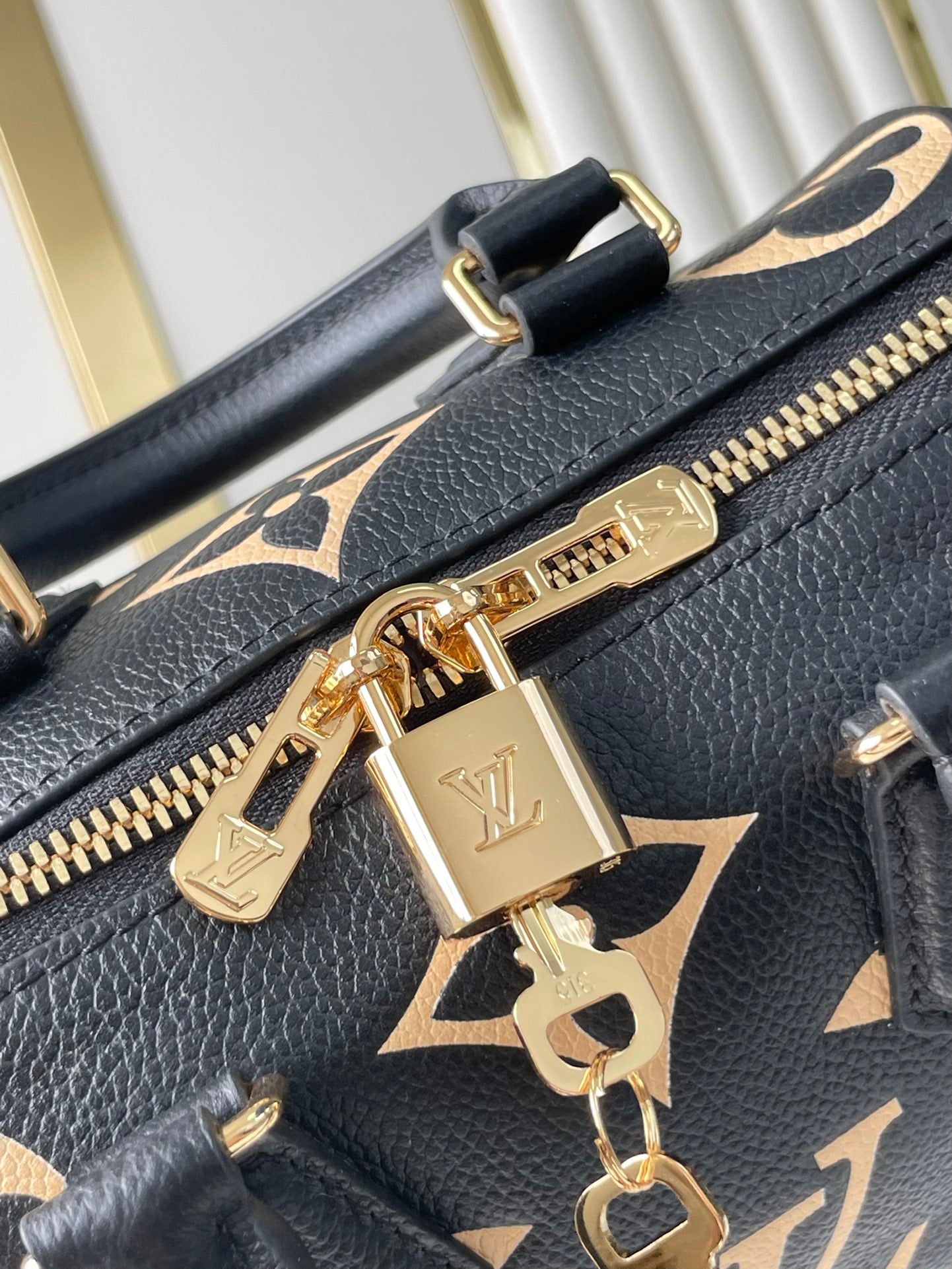 SPEEDY BANDOULI¨¨RE 20 IN BLACK CREAM MONOGRAM EMPREINTE LEATHER GOLD HARDWARE