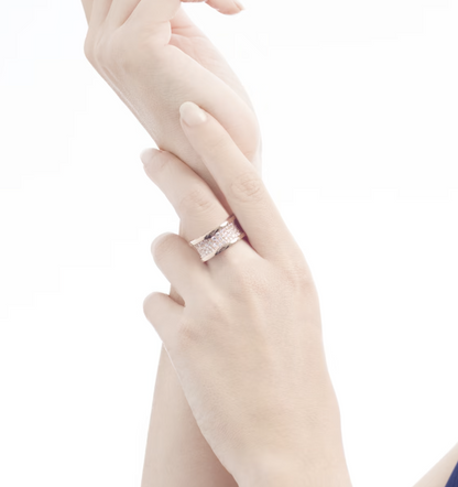 LUXEIFY ZERO 1 WITH PAVED DIAMONDS ON THE SPIRAL RING