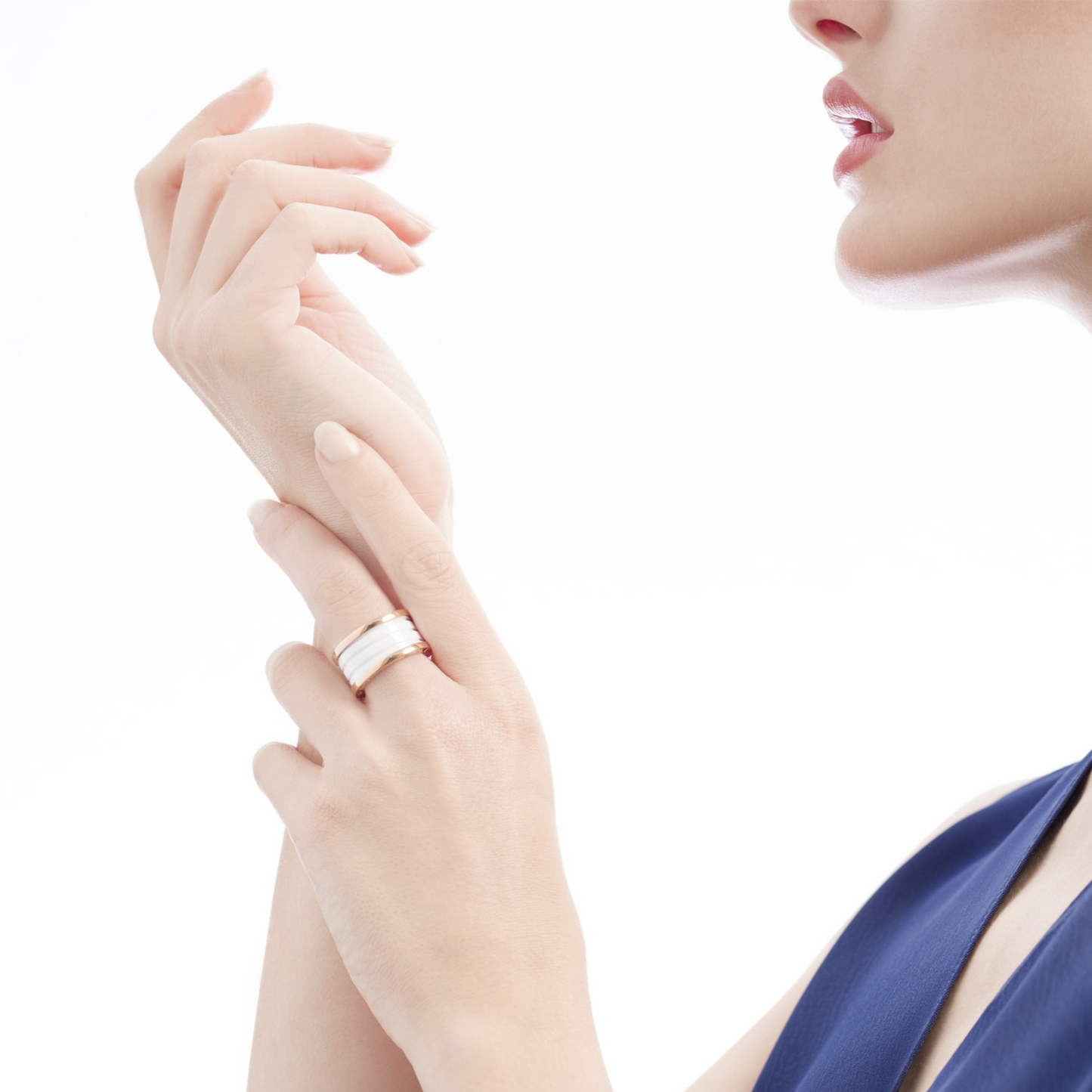 LUXEIFY ZERO 1 FOUR-BAND LOOPS AND WHITE CERAMIC SPIRAL PINK GOLD RING